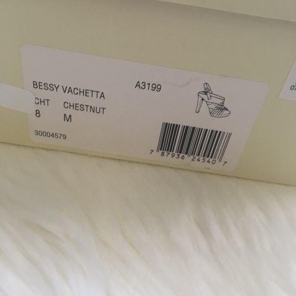 Coach leather heels size 8 M - Picture 8 of 8